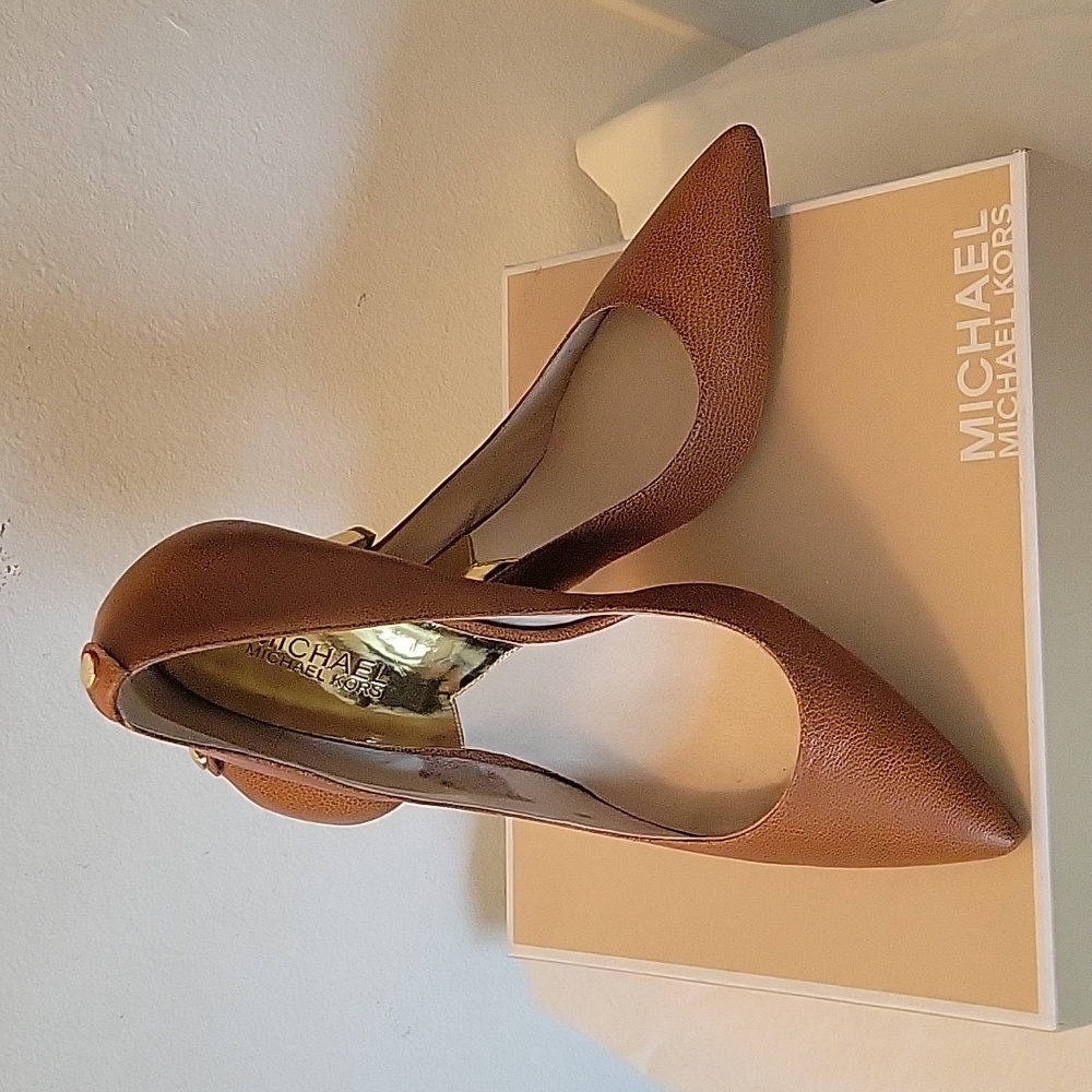 NWOT Michael Kors pumps